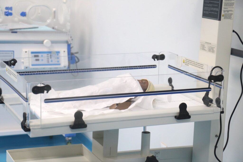 Yoff : Domou Sénégal inaugure les nouveaux aménagements de la néonatalogie au Centre de santé Philippe Maguilen Senghor 2 img 20250527 wa01928365845598436222112