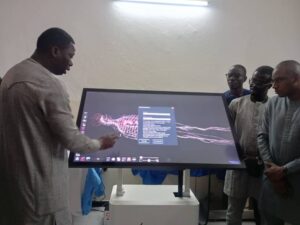 Une table d’anatomie virtuelle de dernière génération à l’Université Assane Seck de Ziguinchor 5 img 20250530 wa02014755481315282673554