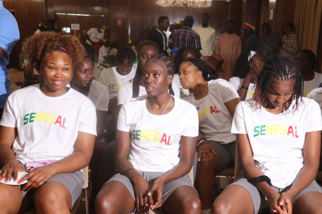 PARTENARIAT HISTORIQUE ENTRE LA FSBB ET 1XBET SÉNÉGAL : UN CONTRAT DE 300 MILLIONS FCFA SIGNÉ 7 img 20250627 wa01681778999173991242575