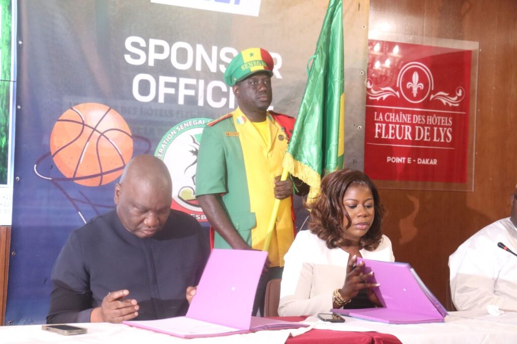 PARTENARIAT HISTORIQUE ENTRE LA FSBB ET 1XBET SÉNÉGAL : UN CONTRAT DE 300 MILLIONS FCFA SIGNÉ 5 img 20250627 wa01724957581151235493151