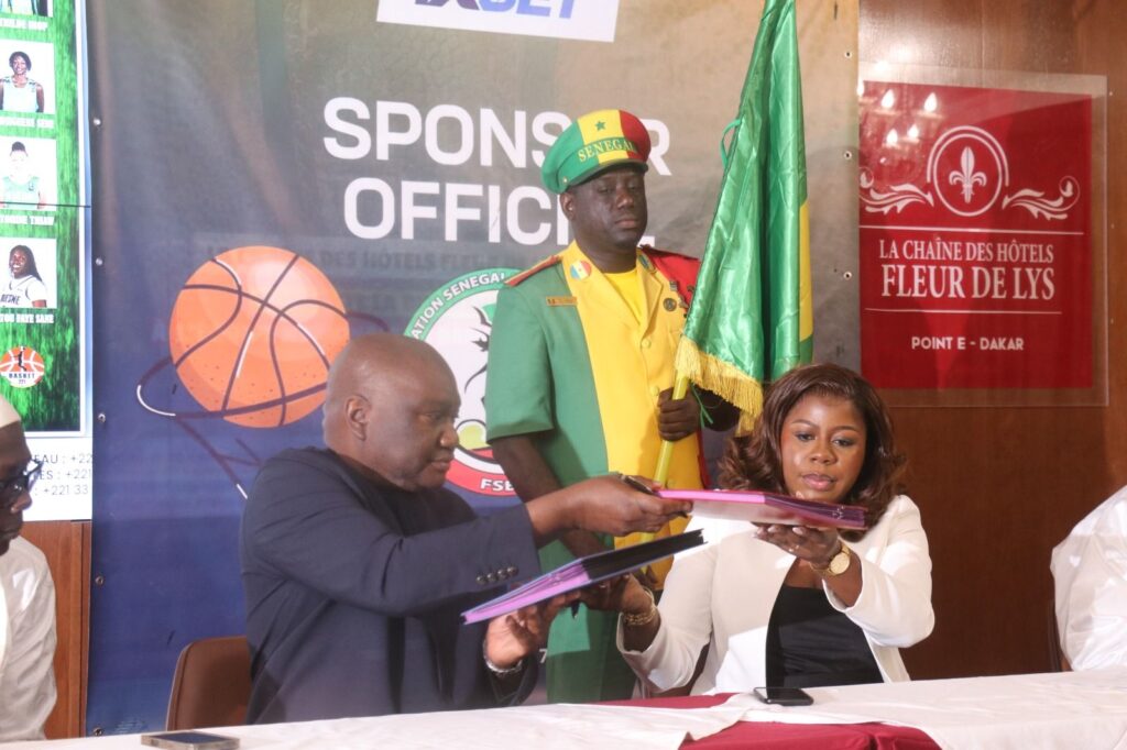 PARTENARIAT HISTORIQUE ENTRE LA FSBB ET 1XBET SÉNÉGAL : UN CONTRAT DE 300 MILLIONS FCFA SIGNÉ 4 img 20250627 wa01731211599137276817952