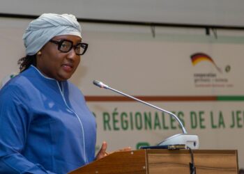 Afrobasket féminin : La ministre Khady Diène Gaye appelle les Lionnes à l’unité et à la combativité 1 InCollage 20250702 101210915