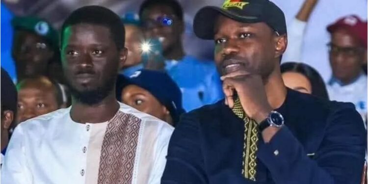 Tensions entre Diomaye Faye et Ousmane Sonko : une série de réunions en coulisses pour apaiser le climat 1 InCollage 20250714 092709382