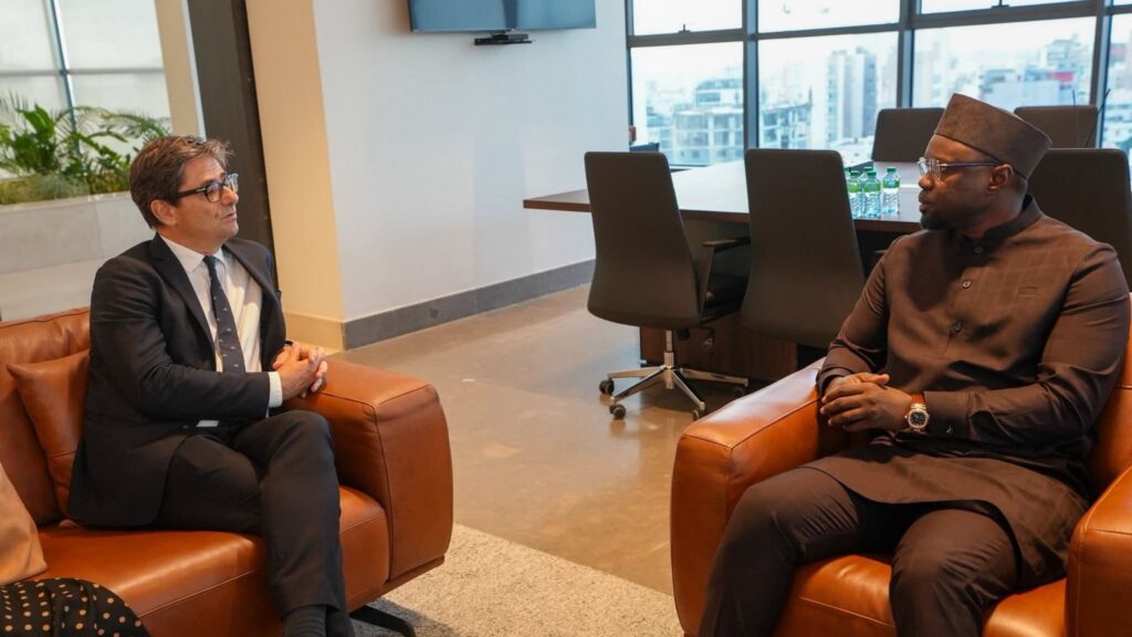 Coopération économique : Le Premier ministre Ousmane Sonko reçoit le DG de Bpifrance pour renforcer les liens d’investissement 3 fb img 17520110983173437503100374320064