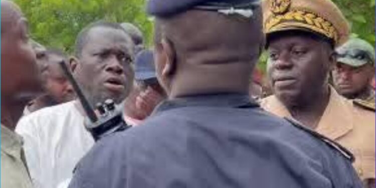Kaolack : le maire Serigne Mboup proteste contre une opération de reboisement jugée illégale 1 InCollage 20250803 174114464