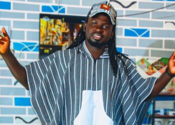 Hubert Faye dénonce les "Samba Alaar" dans son nouveau single et prépare un concert à Sorano 1 InCollage 20250823 214600811