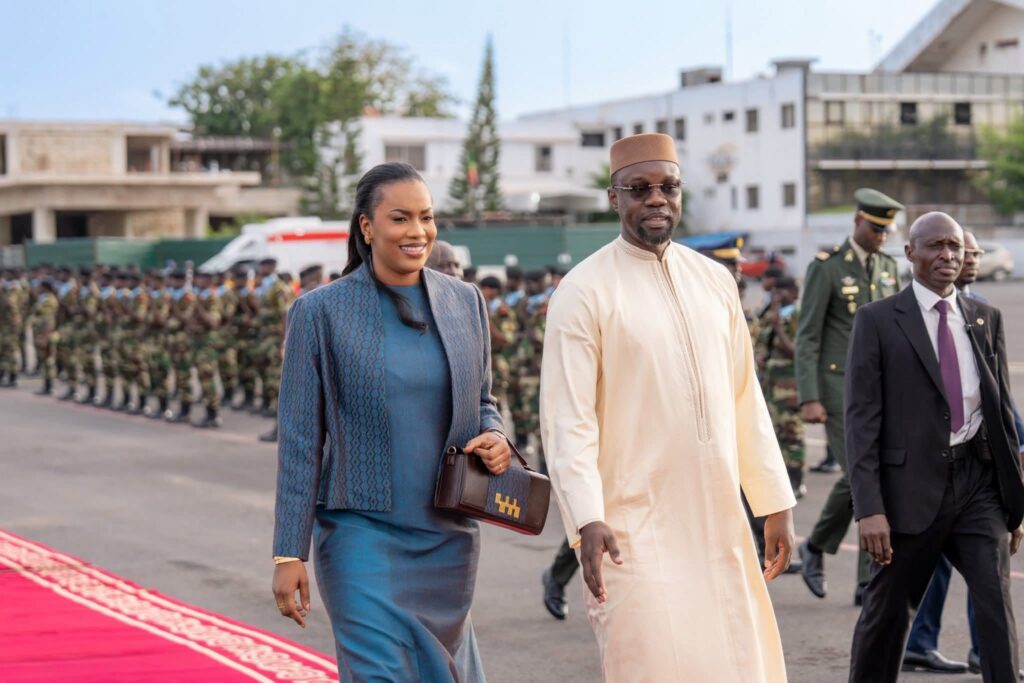 Le Président de la République du Sénégal a quitté Dakar ce matin en direction de New York pour participer à la 80ᵉ session de l’Assemblée générale des Nations Unies. 4 549822613 1151557457108874 8978043059373975509 n