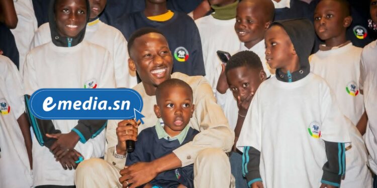 Rentrée Scolaire 2025 : Pape Matar Sarr offre des fournitures à 527 élèves de son quartier 1 InCollage 20251002 164931260