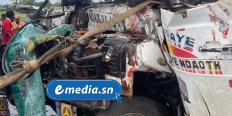 Grave accident à Nguekokh : deux morts et une vingtaine de blessés 1 InCollage 20251004 102244877