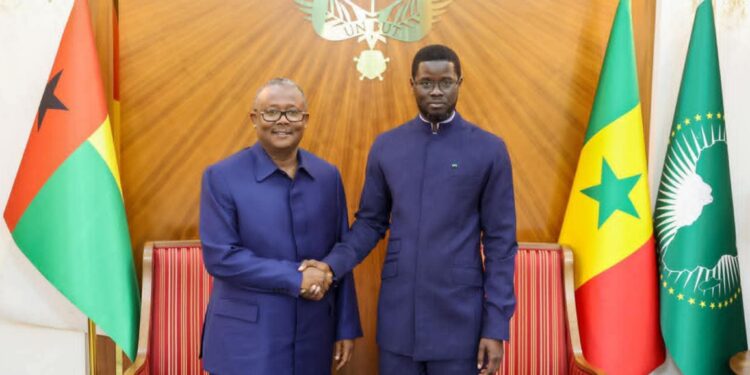 Le président Bassirou Diomaye Faye accueille à Dakar le président bissau-guinéen Umaro Sissoco Embaló 1 InCollage 20251006 231711949