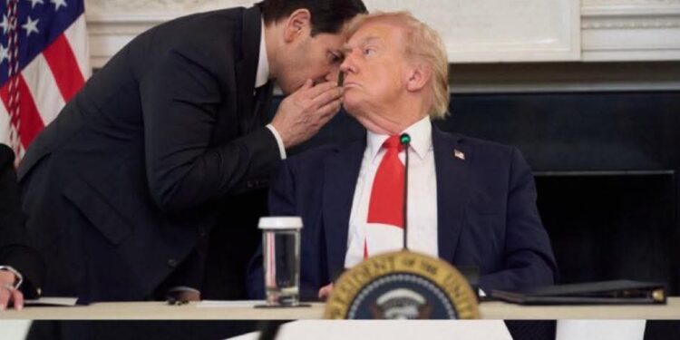 Israël et le Hamas acceptent la première phase du plan de paix de Donald Trump pour Gaza 1 InCollage 20251008 232328158