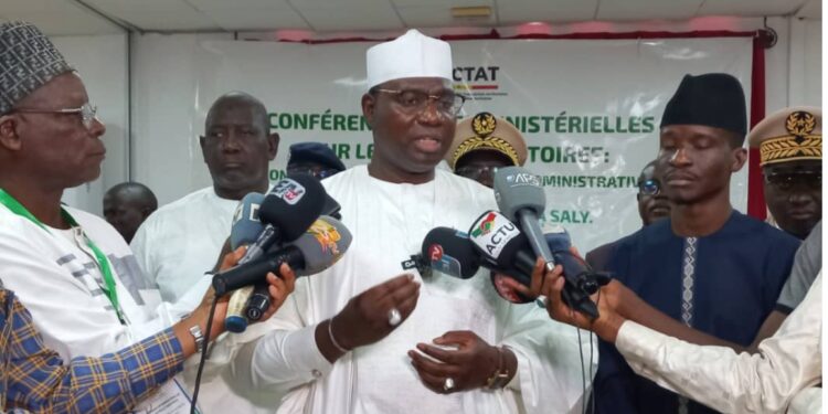 Réforme territoriale : cap sur une nouvelle gouvernance équitable<br> 1 InCollage 20251011 110552775