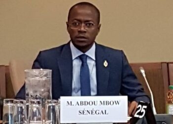 Abdou Mbow clarifie le rejet de la résolution visant Macky Sall : « Le Bureau n’examine pas le fond, il juge la recevabilité » 2 InCollage 20251027 174330896