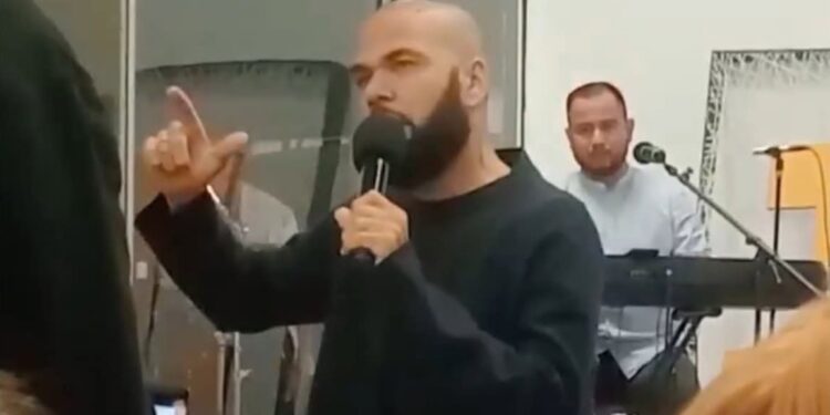 Dani Alves devient prédicateur dans une église à Gérone 1 InCollage 20251027 222130574