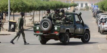 Guinée-Bissau : Volker Türk alerte sur de graves violations des droits humains après le coup d’État 6 FB IMG 1764348248906