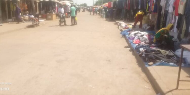 Échanges commerciaux : la Gambie suspend ses activités à Médina Yoro Foulah, le marché tourne au ralenti 1 IMG 20251116 WA0178