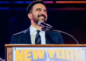 À 34 ans, Zohran Mamdani devient le premier maire musulman de New York 2 InCollage 20251105 091926338