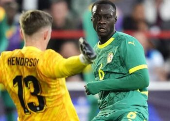 CAN 2025 : Le jeu de ruse de Régis Le Bris pour retenir Habib Diarra inquiète le Sénégal<br> 2 InCollage 20251120 210330844
