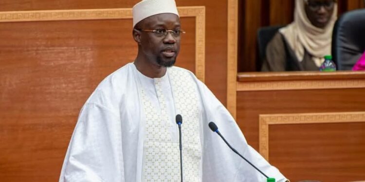 Questions d’actualité : les députés non-inscrits et Takku Wallu boycottent Ousmane Sonko et dénoncent une “mise en scène politique” 1 InCollage 20251127 074507365