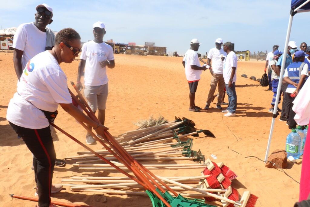 Opération « Plage Propre » : Alphabet Goodies & Services mobilise à Malibu et Malika pour un littoral plus sain 6 img 20251101 wa03293539020751202808746