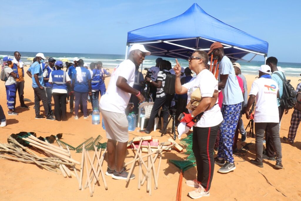Opération « Plage Propre » : Alphabet Goodies & Services mobilise à Malibu et Malika pour un littoral plus sain 7 img 20251101 wa03309222014480306924442