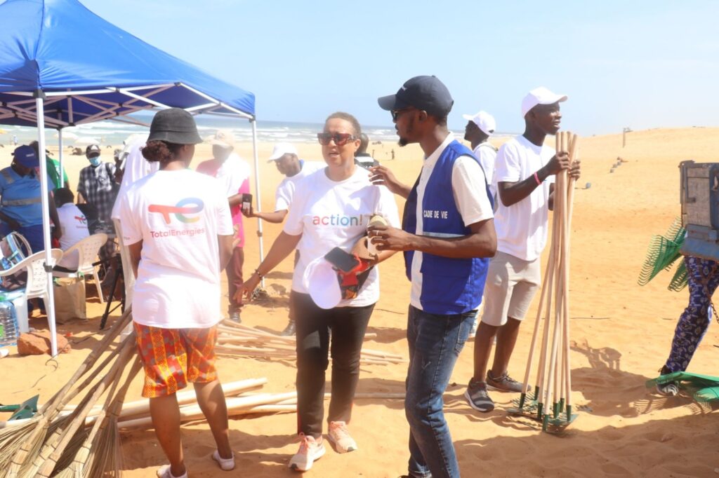 Opération « Plage Propre » : Alphabet Goodies & Services mobilise à Malibu et Malika pour un littoral plus sain 8 img 20251101 wa03326302810610680224924