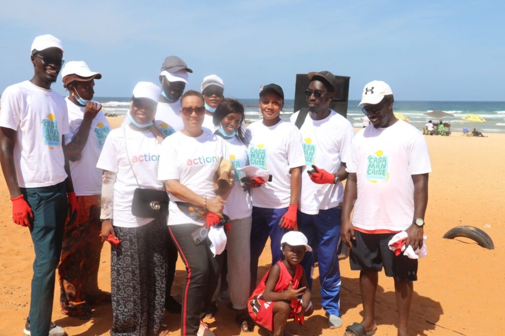 Opération « Plage Propre » : Alphabet Goodies & Services mobilise à Malibu et Malika pour un littoral plus sain 2 img 20251101 wa0333449088145753384854