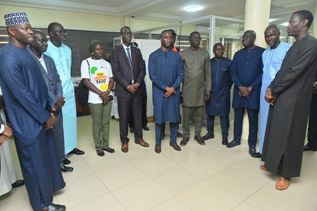 Lancement du paiement mobile des impôts et taxes : une révolution pour les usagers 3 img 20251119 wa01063840711897373811670