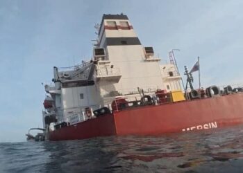 Greenpeace Afrique alerte après l’incident du pétrolier Mersin au large de Dakar 4 FB IMG 1764534484387