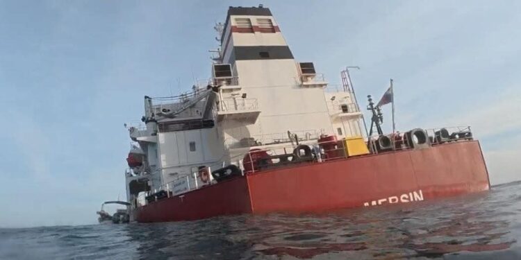 Greenpeace Afrique alerte après l’incident du pétrolier Mersin au large de Dakar 1 FB IMG 1764534484387