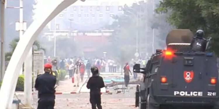 UCAD : nouvelle journée de tensions malgré une médiation religieuse réussie 1 FB IMG 1764757246148