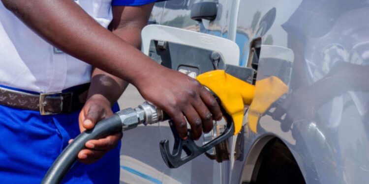 Baisse des prix du carburant au Sénégal : le super à 920 FCFA et le gasoil à 680 FCFA 1 FB IMG 1765098475329