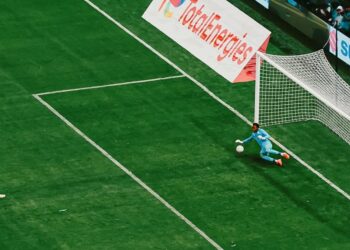 CAN 2025 : le Maroc tenu en échec par des Comores solides à la pause 4 InCollage 20251221 205352360