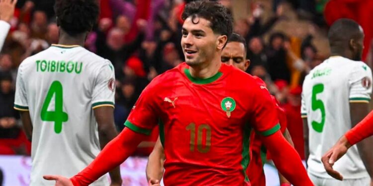 CAN 2025 : le Maroc s’impose avec autorité face aux Comores pour son entrée en lice 1 InCollage 20251221 220801256