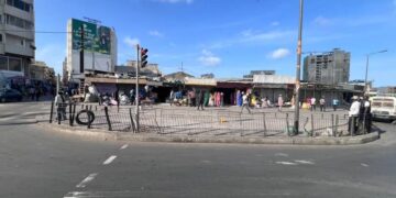 Le ministre de l’Intérieur salue le civisme des commerçants de Petersen pendant le Ramadan