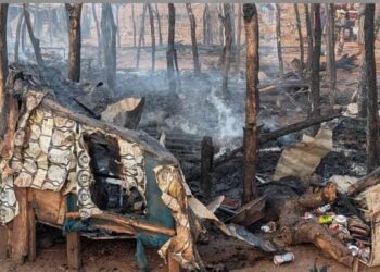 Un violent incendie ravage plusieurs habitations à Kharékhaina, dans la commune de Bembou 2 Un violent incendie ravage plusieurs habitations à Kharékhaina, dans la commune de Bembou