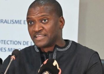 Sénégal : le Forum Civil alerte sur les crises sociales, la gestion des contrats publics et les zones d’ombre autour de la dette