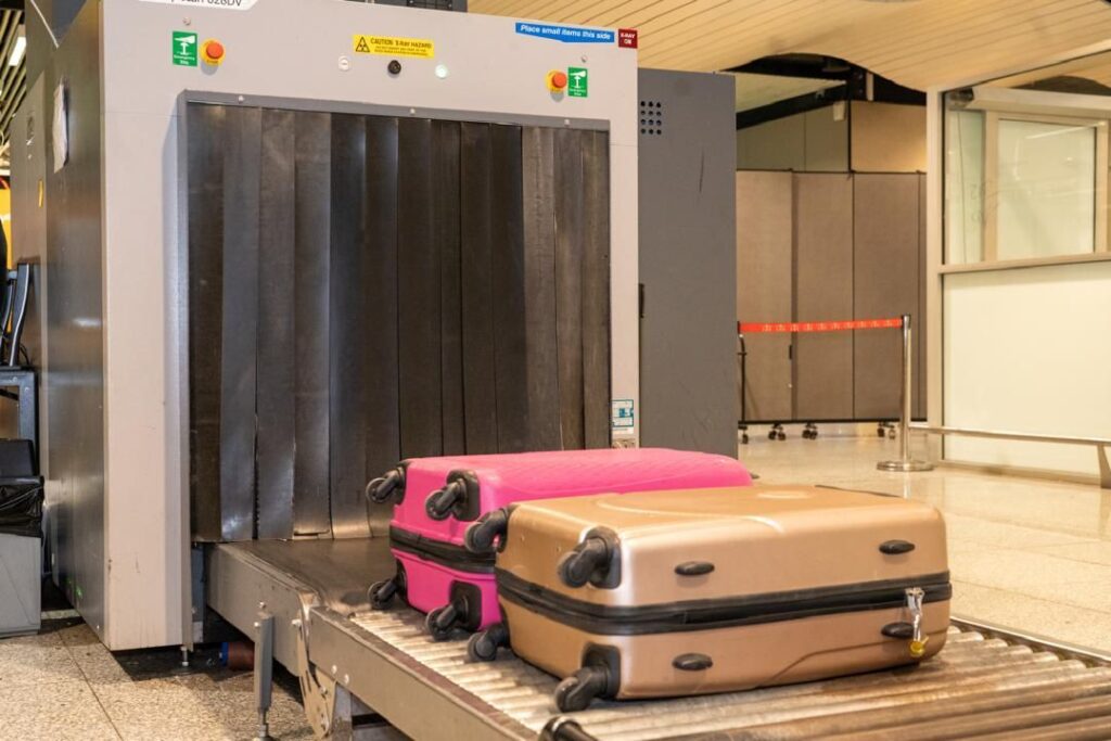 Près de 30 kg de haschich saisis à l’Aéroport international Blaise Diagne<br> 6 img 20260304 wa05655695003780185763673