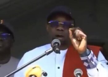 Ousmane Sonko à Mbour : appel à la jeunesse face à une crise économique et annonce de mesures d’austérité