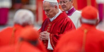 Pape Léon XIV appelle les dirigeants du monde à « choisir la paix » lors de son message de Pâques