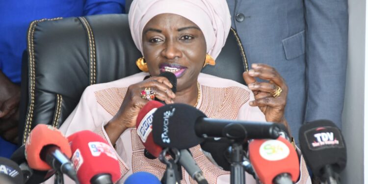 Réformes institutionnelles : Aminata Touré détaille quatre avant-projets issus du dialogue national