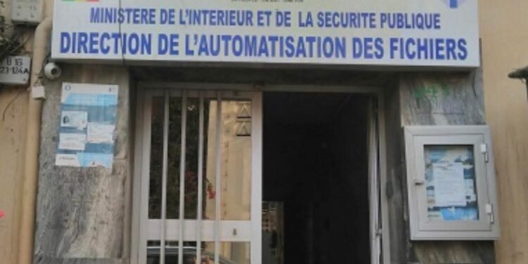 Cartes nationales d’identité : la production relancée depuis le 1er avril et un déploiement progressif des enrôlements annoncé 1 Cartes nationales d’identité : la production relancée depuis le 1er avril et un déploiement progressif des enrôlements annoncé