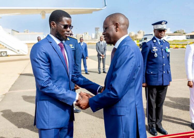 ‎Bassirou Diomaye Faye en Gambie pour une visite de travail axée sur la coopération et l’intégration régionale