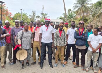 Ziguinchor : les opérateurs de l’anacarde intensifient la pression avec des brassards rouges et exigent le départ du directeur des douanes du Sud