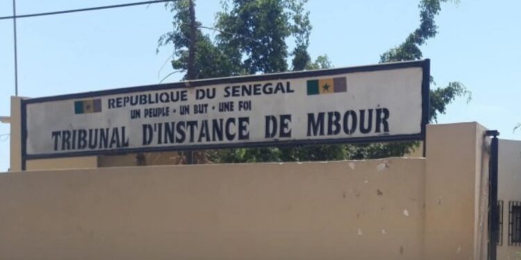 Mbour : deux hommes jugés pour actes contre nature devant le tribunal de grande instance 1 Mbour : deux hommes jugés pour actes contre nature devant le tribunal de grande instance