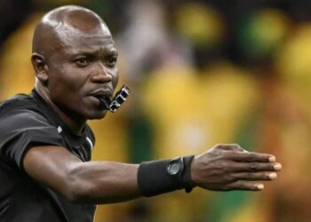 Finale aller de la Ligue des champions CAF : l’AS FAR saisit la CAF pour contester la désignation de Jean-Jacques Ndala