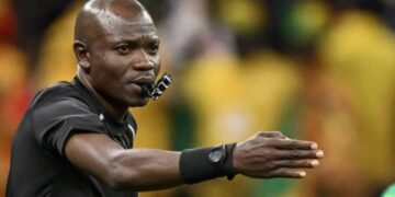Finale aller de la Ligue des champions CAF : l’AS FAR saisit la CAF pour contester la désignation de Jean-Jacques Ndala