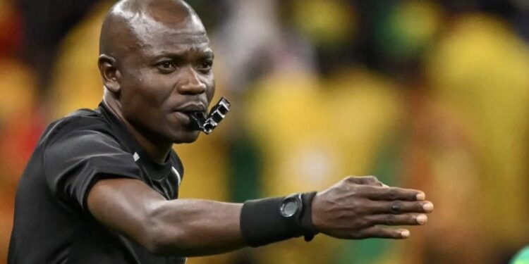 Finale aller de la Ligue des champions CAF : l’AS FAR saisit la CAF pour contester la désignation de Jean-Jacques Ndala