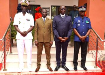 Passation de service au ministère des Forces armées : Yankhoba Diémé prend officiellement ses fonctions