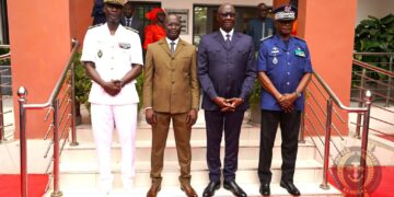 Passation de service au ministère des Forces armées : Yankhoba Diémé prend officiellement ses fonctions